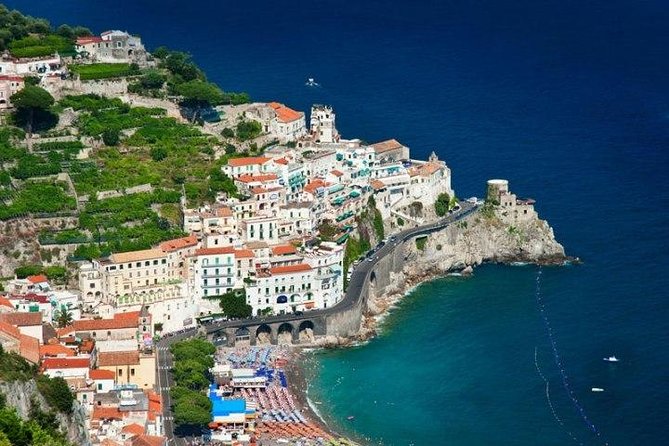 Sorrento, Positano and Pompei Private Tour with Lunch - Piazza Tasso in Sorrento: Stroll Time That Feels Like an Actual Town