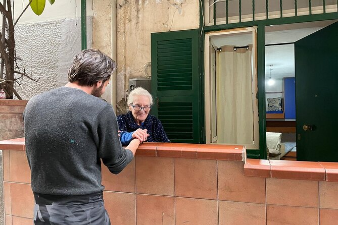 Spanish Quarters, to discover folklore, artisans and local life - Quartieri Spagnoli streets: alleys, street art, and everyday life