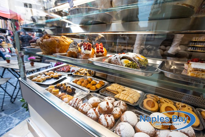Street food in Naples with 6 Stops and Limoncello - Naples street food with Limoncello: what this tour feels like