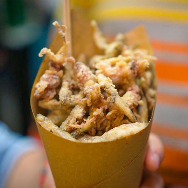 Street food tour: the Neapolitan culinary art - Bourbon desserts in miniature: babà, sfogliatella, and ice cream