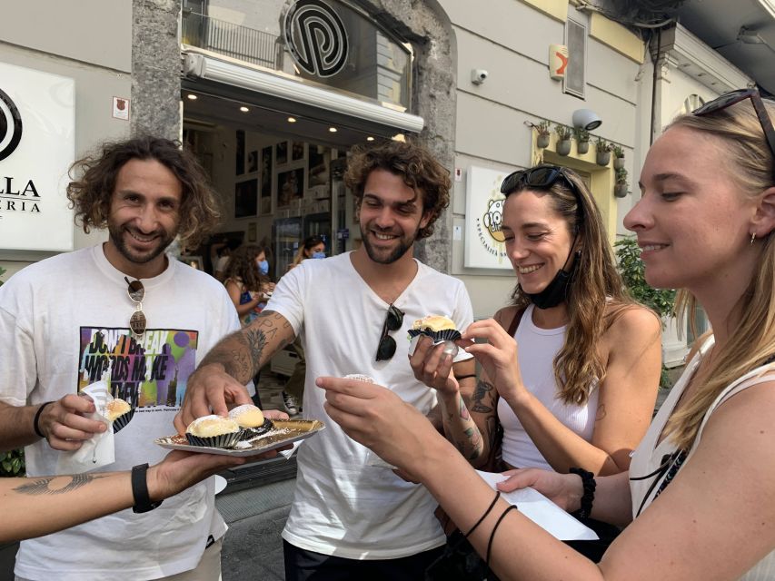 The Original Street Food & Market Tour of Naples - Galleria Umberto I: a short classic corridor break
