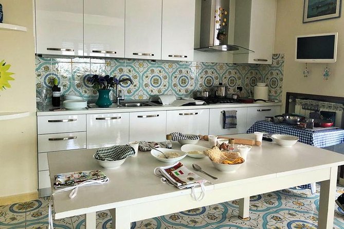 The Ultimate Neapolitan Cooking Class with Local - A Sweet Finish in Some Sessions: Homemade Limoncello