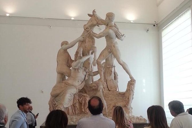 THE WONDERS OF ANTIQUES: The Archaeological Museum of Naples - The guide matters, and Fabio is a great example