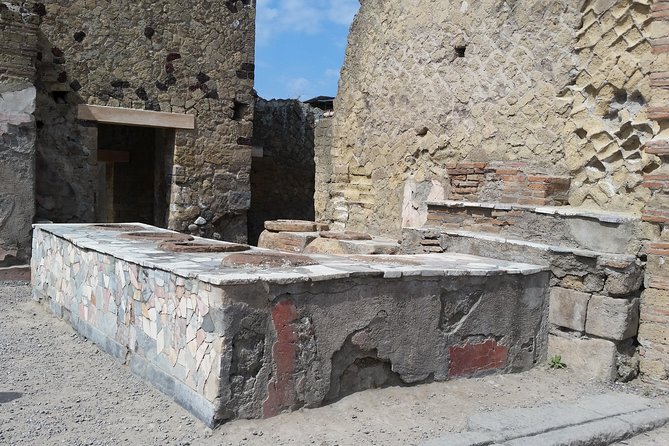 Tour in the ruins of Herculaneum with an archaeologist - A private archaeologist tour through Parco Acheologico di Ercolano