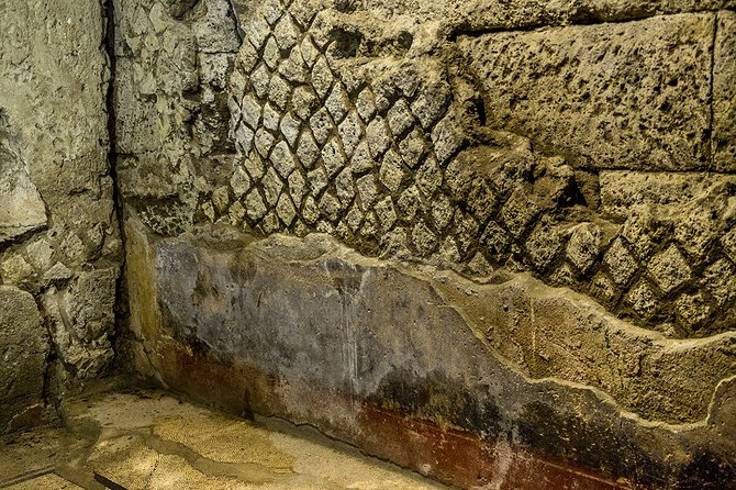 Tour Naples Historical Center and Underground Naples - Street level to Piazza Dante: the underground transfer moment