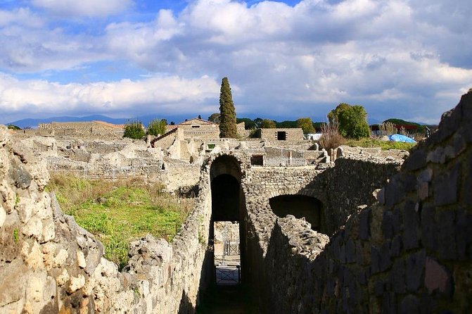 Tour of Pompeii for families with Transfer from Naples & Sorrento - Stop 1, Teatro Grande: The Theater That Makes Stories Easy