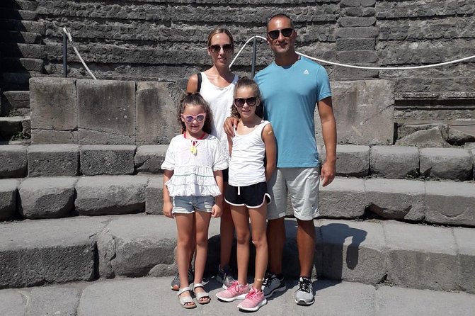 Tour of Pompeii for families with Transfer from Naples & Sorrento - Stop 2, Foro de Pompeya: Where Daily Life Comes Into Focus