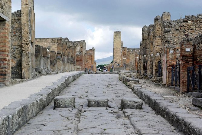 Tour of Positano+Sorrento+Pompeii (BEST SELLER Full Day) - Positano: photo-worthy roads, then free time in the colorful village