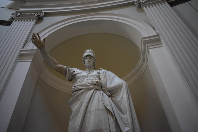 Tour of the Archaeological Museum of Naples - Pompeii and Herculaneum artifacts, translated into real context