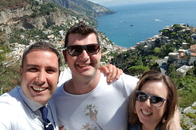 Transfer from Naples area to Sorrento area from 4 to 6 passengers - Mobile Ticket and Finding Your Driver Without Drama