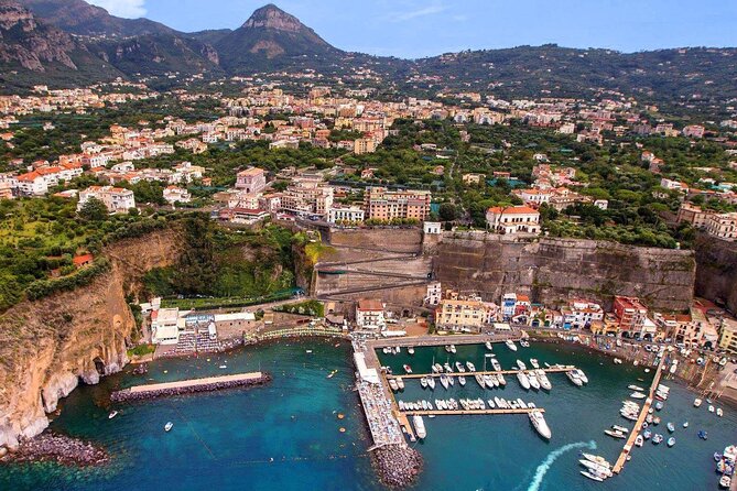 Transfers from Naples to Sorrento Positano Amalfi Ravello Maiori - What You Actually Get in the Car: Comfort, WiFi, Water, and Local Help