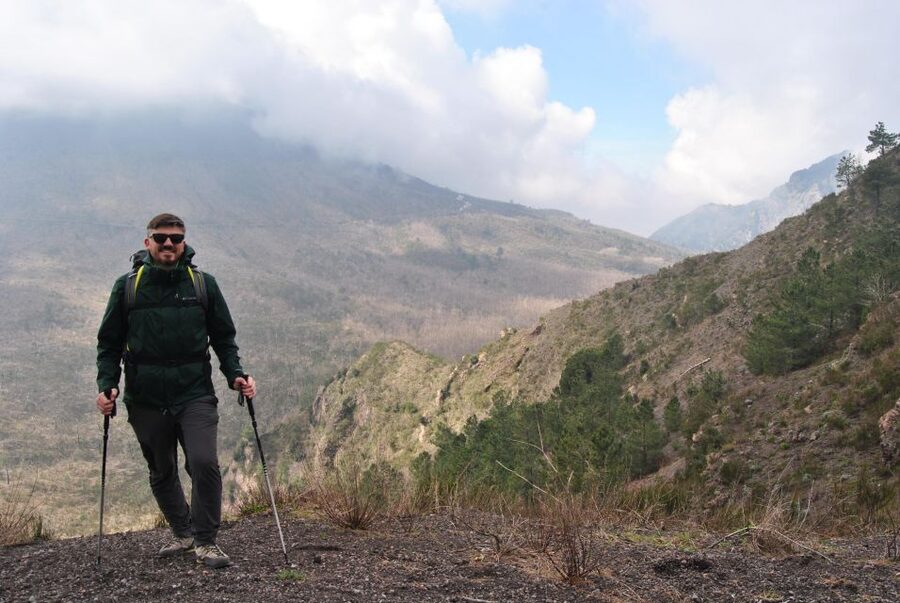 Vesuvio: 3h trekking tour with volcanological guide - Who should book this Vesuvius crater trekking tour