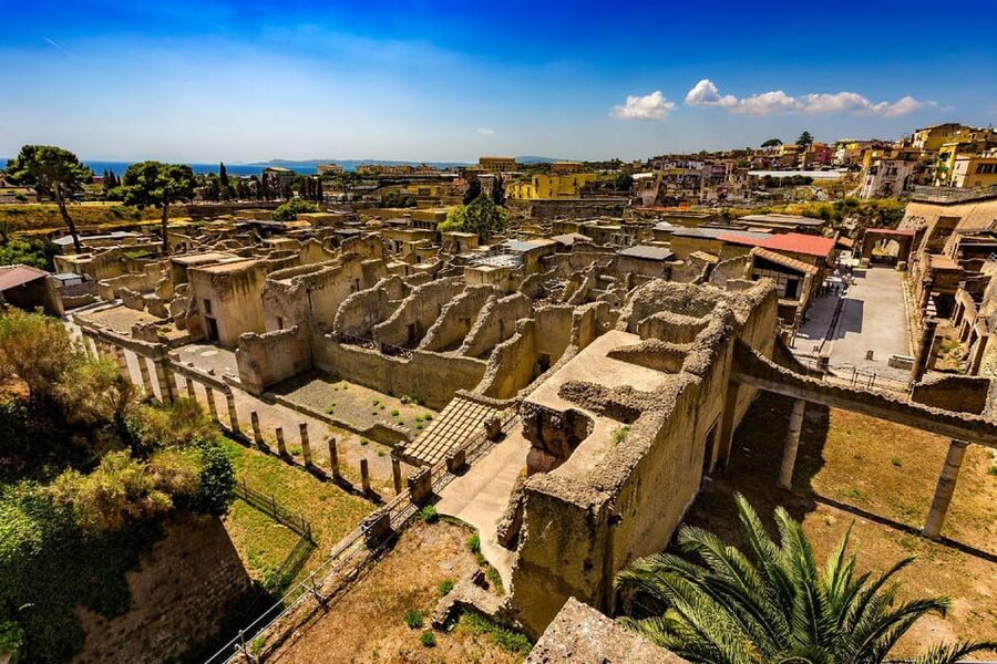 Vesuvius - Herculaneum - Pompeii Excavations Tour - Herculaneum Excavations: The City That Stayed Put Under Ash