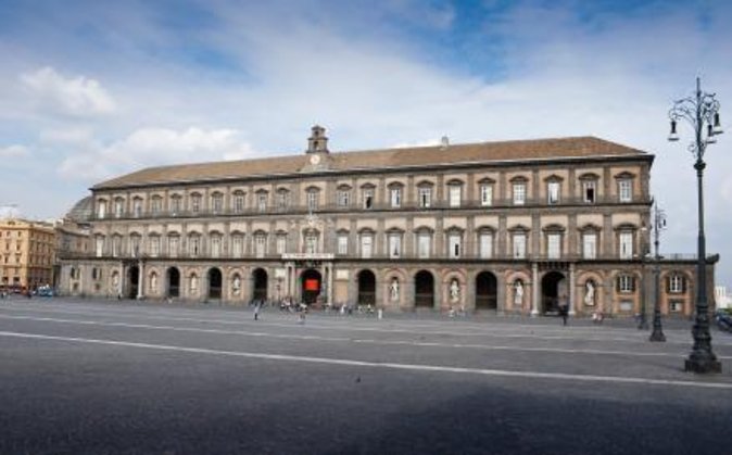 Visit in Pompeii - Naples Private Tour with Ada - Where the tour starts in Naples, and why it matters