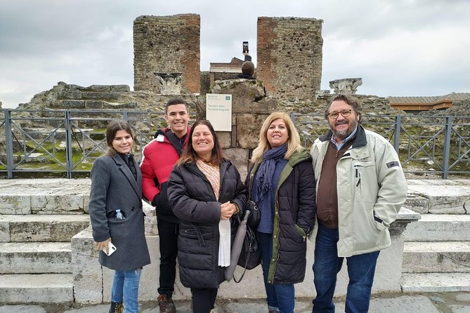 Visit Pompeii with an expert professional guide (2/3 hours) - The Forum, thermal baths, basilica, and daily life stops