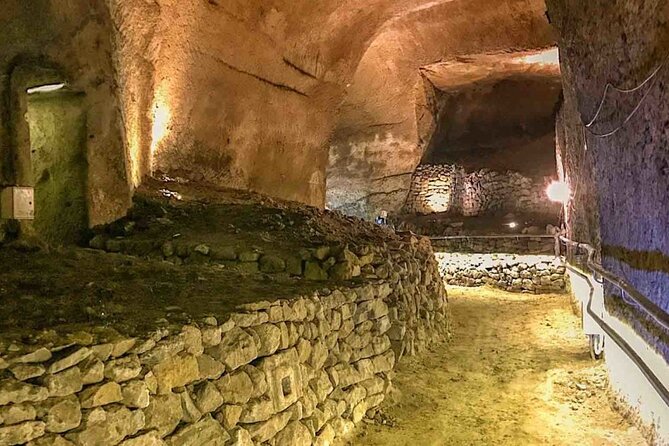 Visit to the Lapis Water Museum in Spanish - Descending 35 meters: aqueducts, cisterns, and ancient Naples water